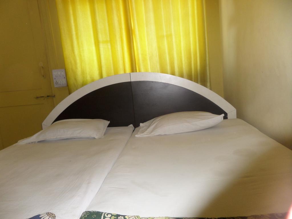 Geeta Lodge-Delux Non Ac